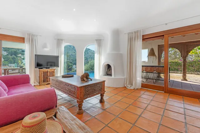 Villa de Estilo Finca Mediterránea con Vistas al Mar en Moraira — 10