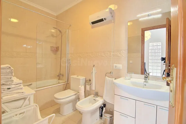 Chalet moderna en alquiler en Calpe cerca de la playa - foto 5