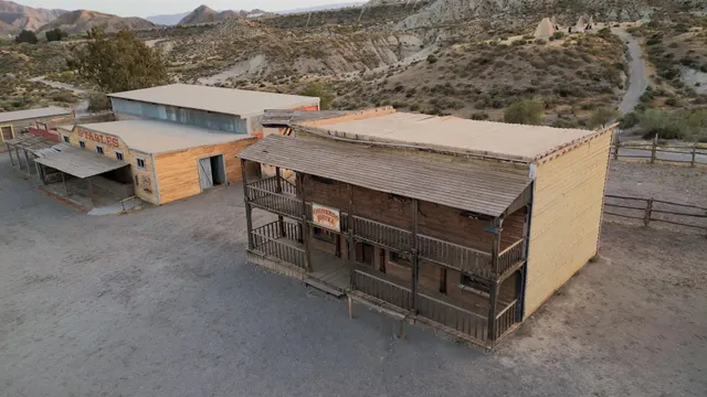 WESTERN LEONE, A LA VENTA — 16
