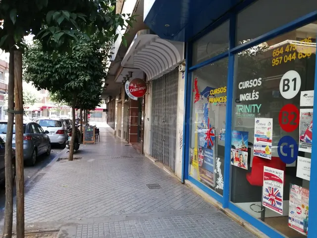 MAGNIFICO LOCAL CON DOS NEGOCIOS — 2