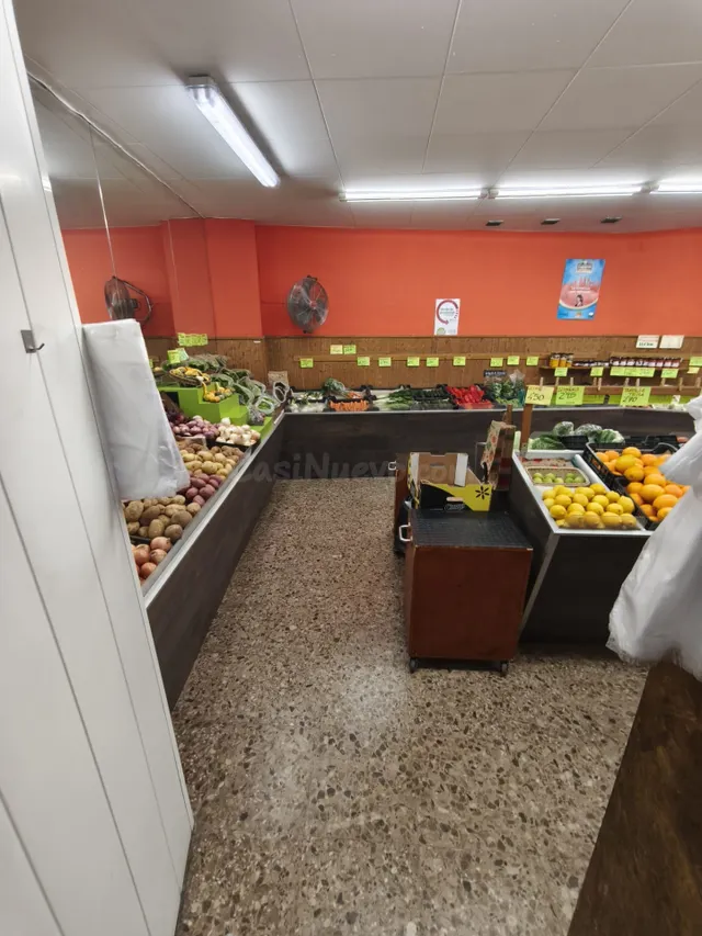 LOCAL COMERCIAL, ACTUALMENTE FRUTERÍA - foto 3