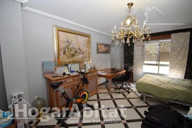 RENOVADO Y MUY AMPLIO CON TERRAZA Y BALCÓN - foto 4