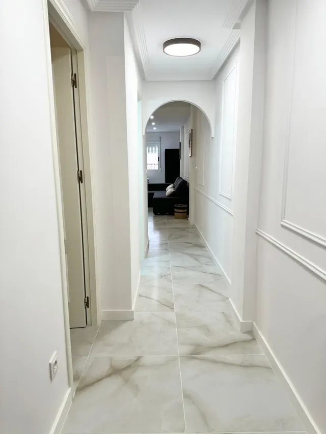 Apartamento de 2 dormitorios  Reformado con licencia turística, piscina  en el Centro de Torrevieja — 16