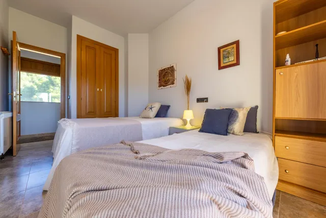 Espectacular Chalet en Mont-Roig del Camp con Piscina y Amplio Jardín — 41