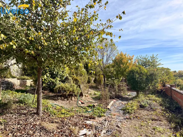 Casa de pueblo con parcela de 866 m2, jardín y buhardilla con encanto en la Ribera del Duero — 38