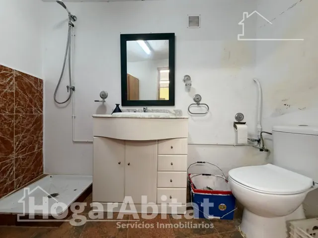 Chalet con piscina, garaje, terraza y barbacoa — 46