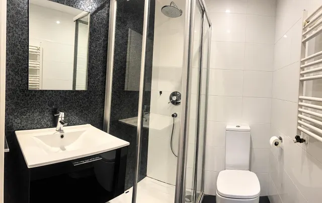 Alquiler fijo en san román, Santander – bajo con terraza, jardín y piscina comunitaria — 11