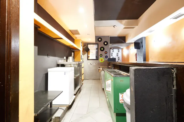 LOCAL CON LICENCIA EN CATARROJA — 11