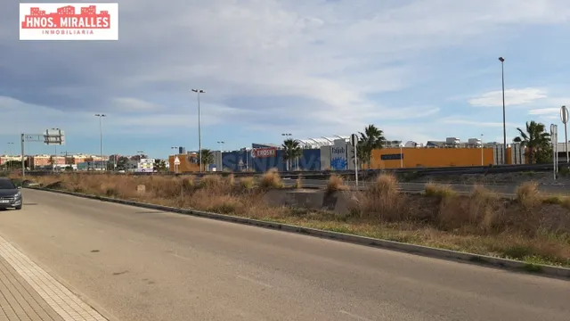 INTERESANTE TERRENO URBANO DE 6100M2 EDIFICABLES Y CERCA DE  - foto 5