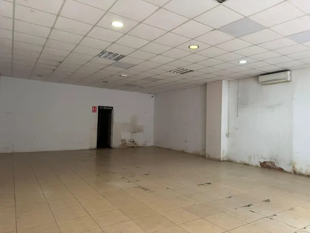 ¿Buscas un espacio amplio, bien ubicado y con un flujo constante de gente? — 3