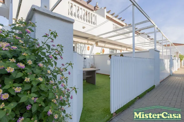 Exclusiva !!casa adosada en esquina con patio privado, piscina y aparcamiento propio en costa ballena, Rota — 27