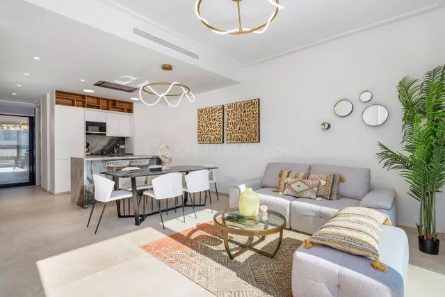 VILLA DE 3 DORMITORIOS Y 3 BAÑOS CON PISCINA PRIVADA - ZONA  - foto 4