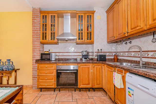 AMPLIA VIVIENDA EN CHAUCHINA CON PISCINA — 27