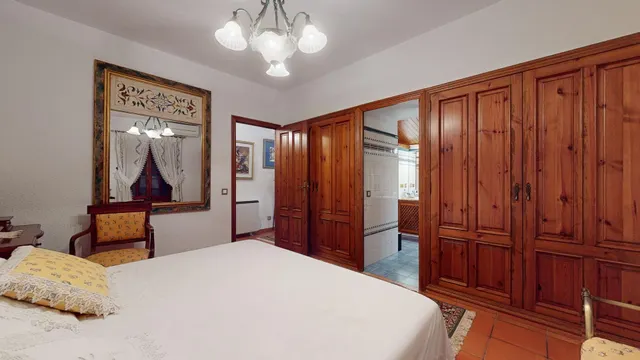 MAITINO AMPLIO CHALET CON PISCINA, PISTA DE TENIS CON VESTUARIOS Y BARBACOA — 35