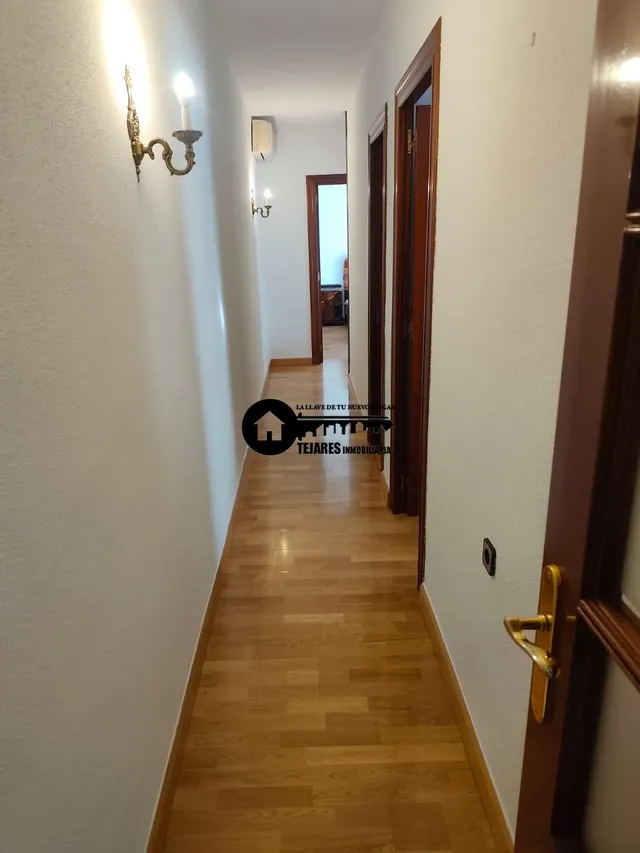 Inmobiliaria tejares vende estupendo piso en zona ensanche — 10