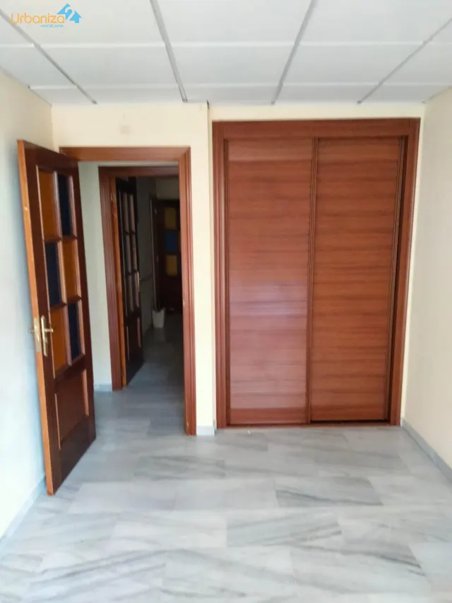 Oficina en alquiler — 5
