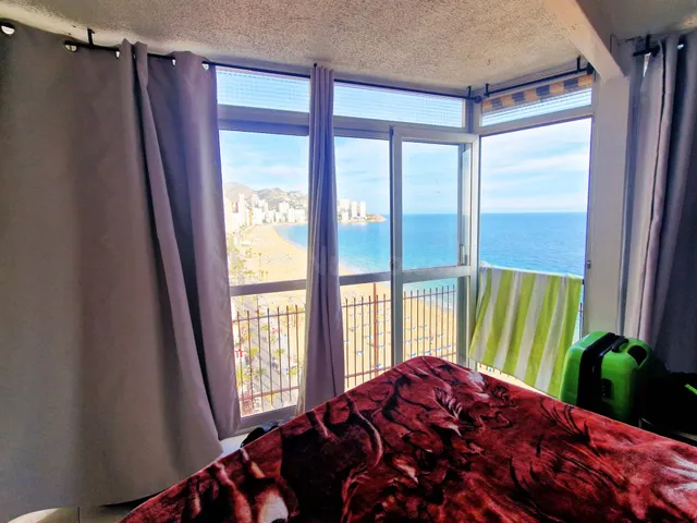 Apartamento de 2 dorm en 1ra línea de Levante - foto 5