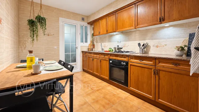 Piso muy céntrico con 4 habitaciones - foto 5
