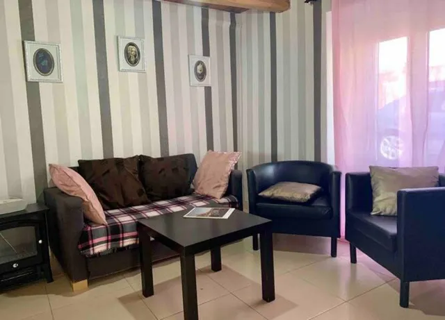 SE VENDE CASA DE DOS PLANTAS EN VALENCIA DE DON JUAN, COCINA, SALÓN, 3 HAB., BAÑO, ASEO Y PATIO. — 6