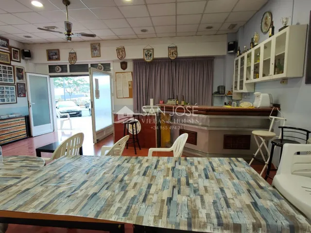 SE VENDE LOCAL COMERCIAL EN BUEN ESTADO TODO DIAFANO FRENTE  - foto 4