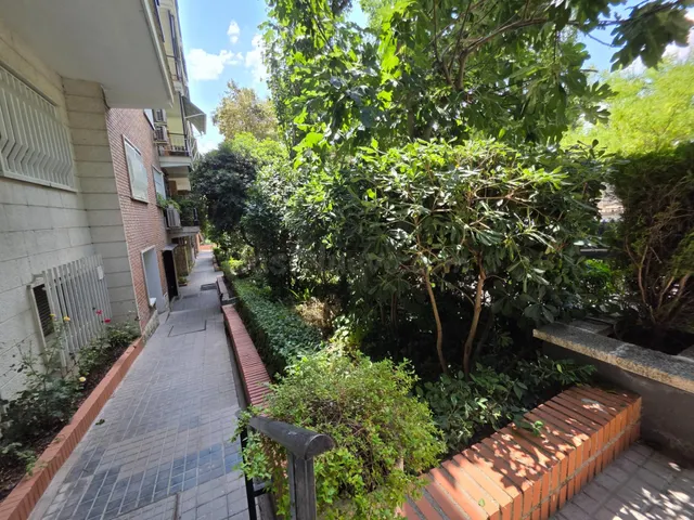 Amplio piso de 157 m2 con terraza, garaje y vistas al Retiro en Jerónimos — 33