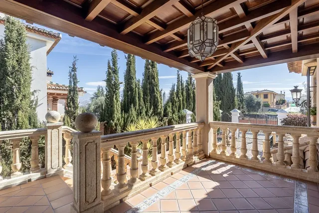 INCREÍBLE CHALET INDEPENDIENTE EN ZONA PRIVILEGIADA — 5