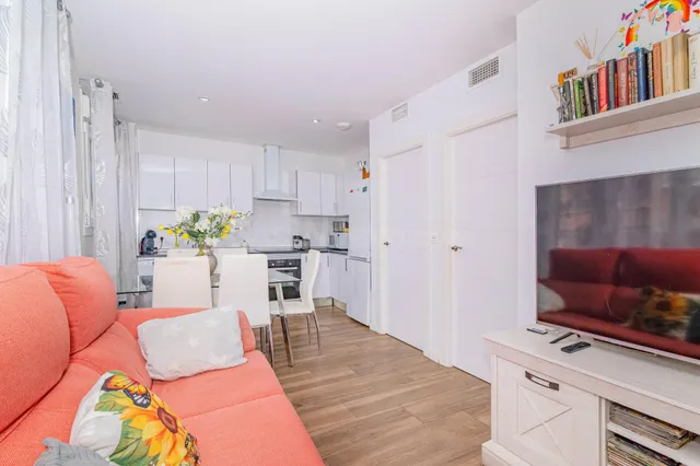 Precioso duplex moderno con patio - foto 3