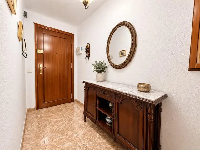 PISO AMPLIO Y LUMINOSO EN REUS, CON ASCENSOR Y EXCELENTE DISTRIBUCIÓN — 13