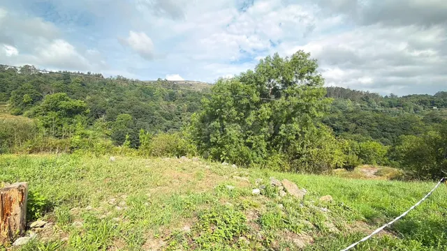 Terreno urbano + finca de 1.553 m2 en Udías, Cantabria - foto 4