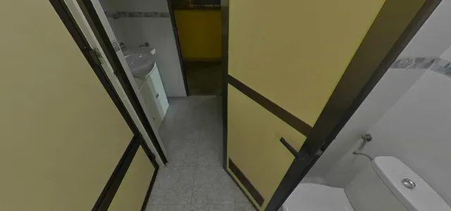 LOCAL COMERCIAL EN  AVENIDA ANTIBIOTICOS — 17