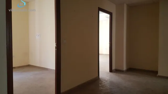IDEAL INVERSORES. 320 METROS A REFORMAR. PARA OFICINAS O PISOS. — 23