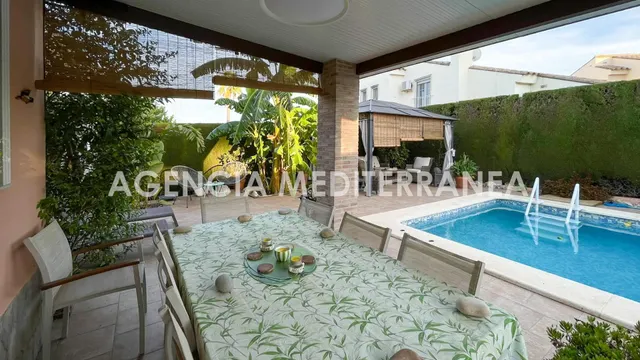 Espectacular chalet independiente con piscina privada en la cañada — 48