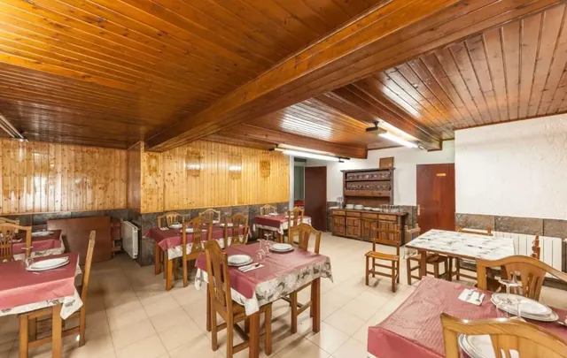 Vivienda con Restaurante listo para continuar la actividad, con cocina totalmente equipada — 16
