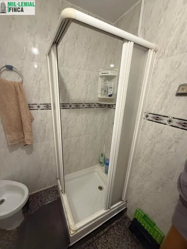 Amplio piso exterior en Les Termes, junto a la Carretera de Barcelona — 11