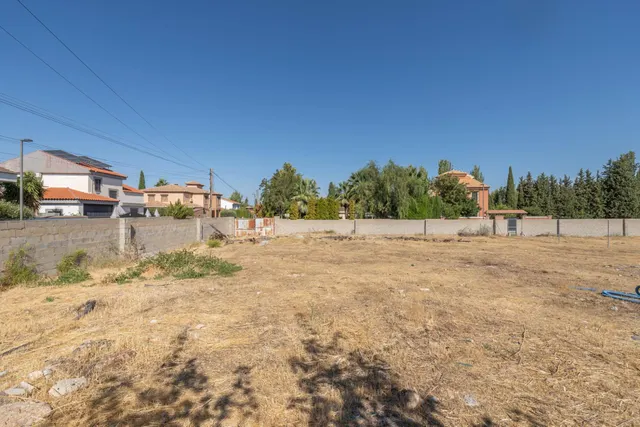 Magnífico solar de 1.002 m2 destinado a chalets individuales en la Urbanización Molino Ato de Otura — 23