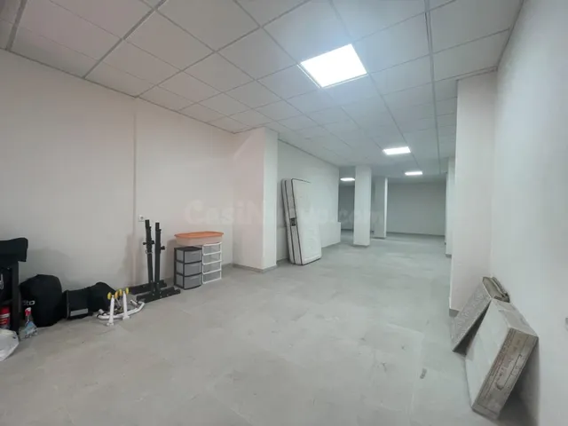 Local comercial reformado de 166 m2 en Guardamar del Segura - foto 3