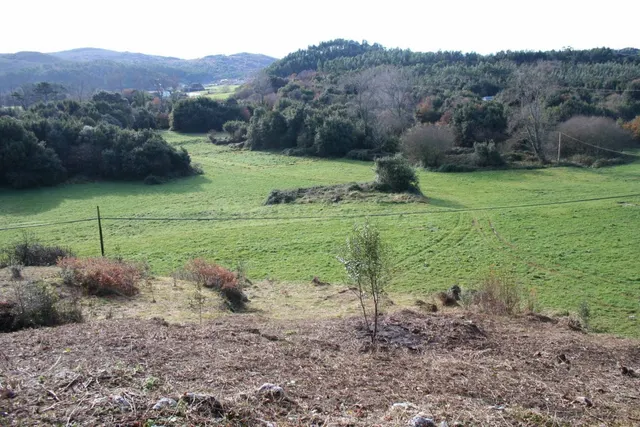TERRENO EN LIANDRES - foto 2