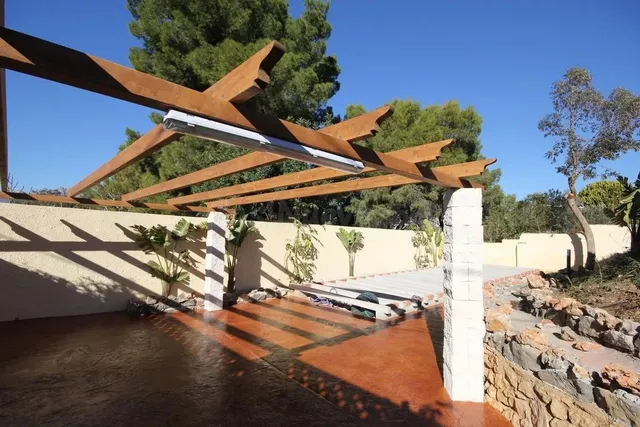 * Villa de 4 dormitorios, piscina y garaje en parcela de 810m2 en Albir * — 18