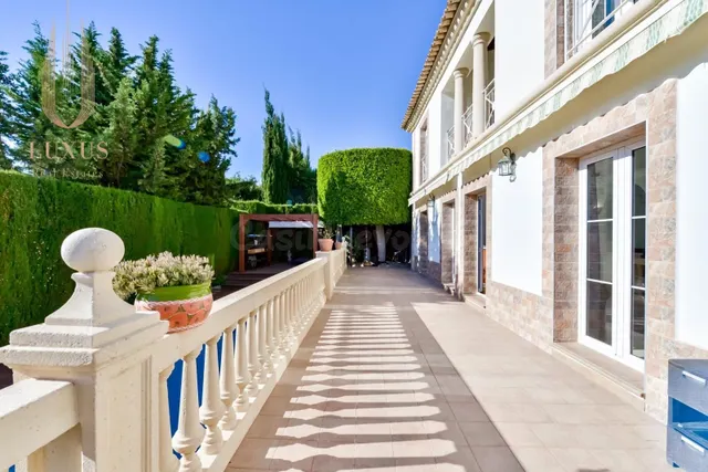 ✨ ¡ESPECTACULAR VILLA MEDITERRÁNEA DE ESQUINA CON VISTAS AL  - foto 5