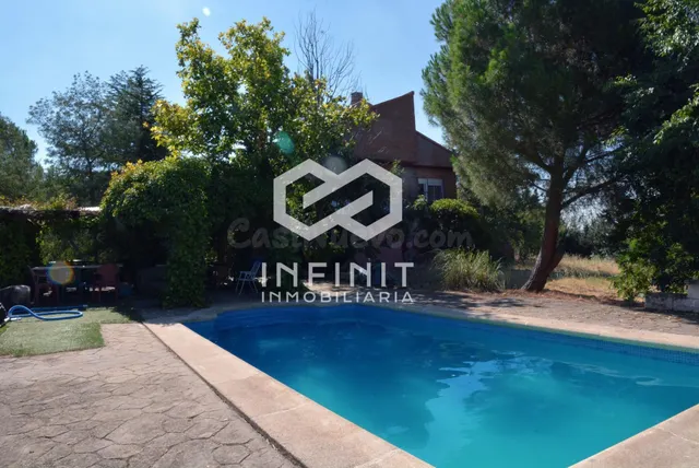 Un lujo diferente: privacidad, naturaleza y piscina sin renu