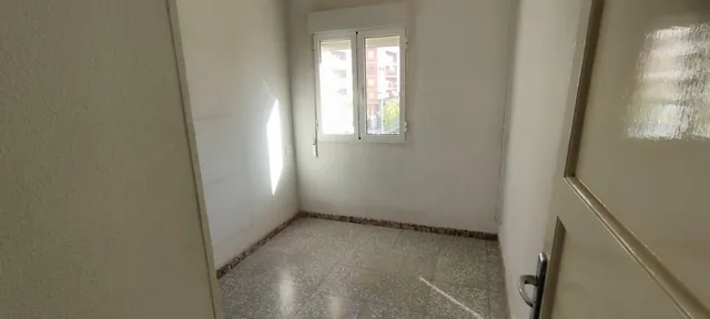 Amplio Piso en Elche - Ideal para Reformar e invertir! — 5