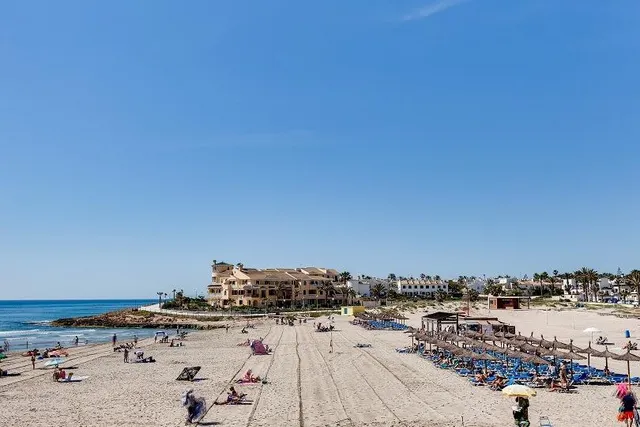 SE VENDE APARTAMENTO CON SOLARIUM EN LOMAS DE CABO ROIG — 22