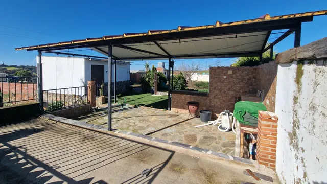 ALQUILER CHALET CON PARCELA EN HIGUERA DE VARGAS — 45