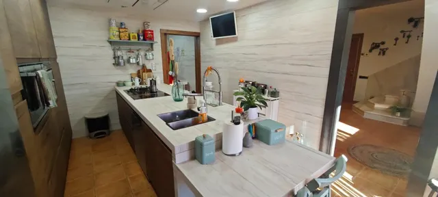 Espectacular Chalet Adosado con Piscina, Terrazas y Diseño Exclusivo — 8
