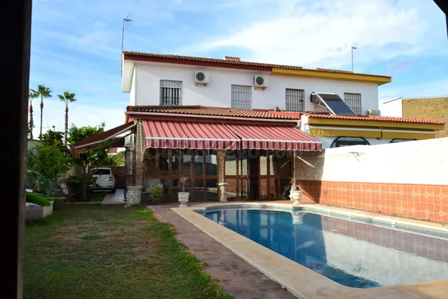 Magnífica Vivienda en Espartinas, Sevilla: Espacio, Confort 