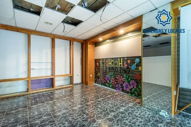 Local comercial en Pajaritos. — 21