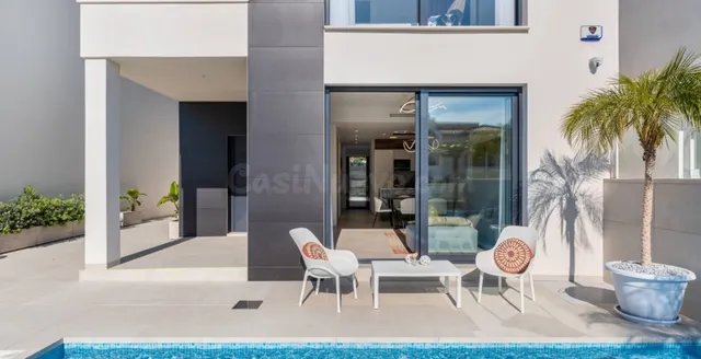 VILLA DE NUEVA CONSTRUCCIÓN EN VENTA EN PUNTA PRIMA