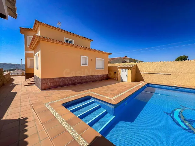 Villa 4 habitaciones 172m² en venta - Colonia Escandinavia-C
