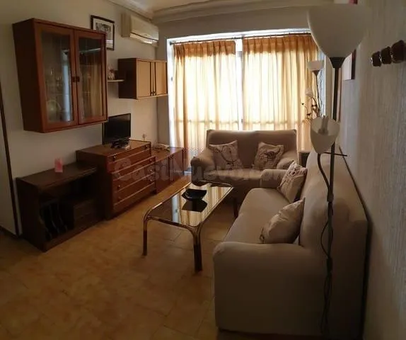 Alamillo La Cartuja. Excelente vivienda de 3 habitaciones  se vende. — 2