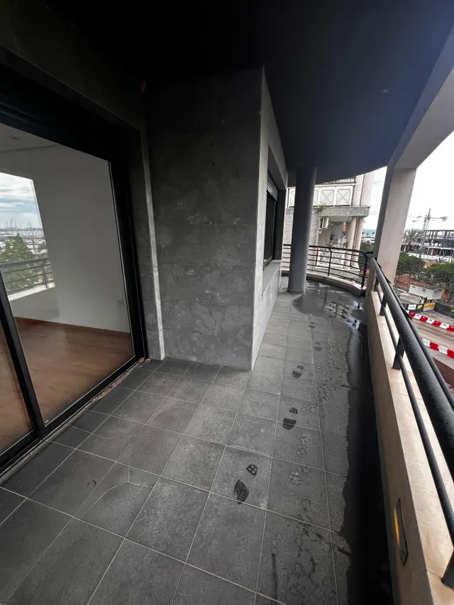 Amplio piso en alquiler en Torrevieja – 3 habitaciones, terraza y garaje incluido — 3
